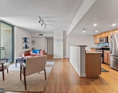 414 Water Street - Photo Thumbnail 10