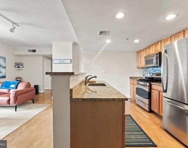 414 Water Street - Photo Thumbnail 16