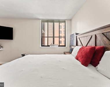 414 Water Street - Photo Thumbnail 22
