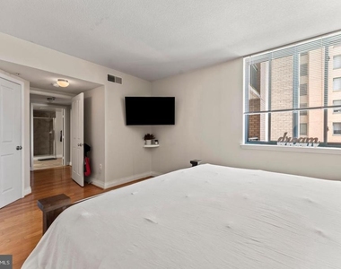 414 Water Street - Photo Thumbnail 23