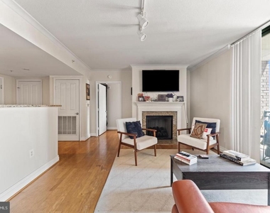 414 Water Street - Photo Thumbnail 12