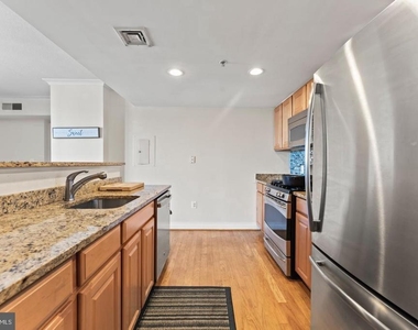 414 Water Street - Photo Thumbnail 14