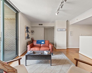 414 Water Street - Photo Thumbnail 13