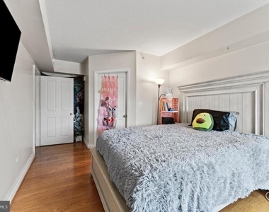 414 Water Street - Photo Thumbnail 24