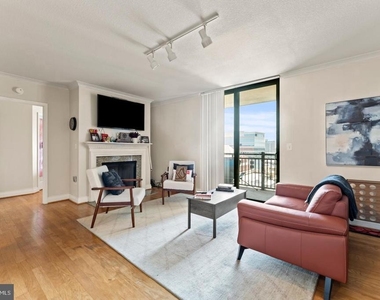414 Water Street - Photo Thumbnail 2