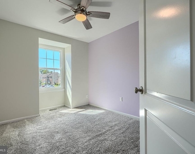 1306 Creekland Court - Photo Thumbnail 20