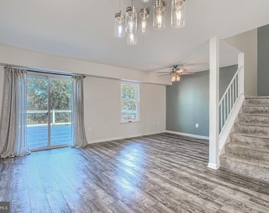 1306 Creekland Court - Photo Thumbnail 6
