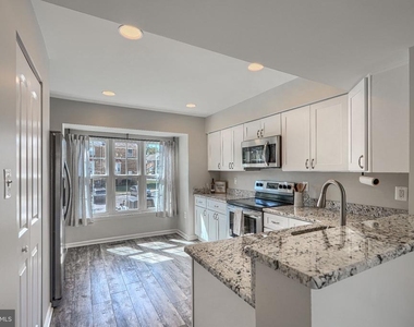 1306 Creekland Court - Photo Thumbnail 11