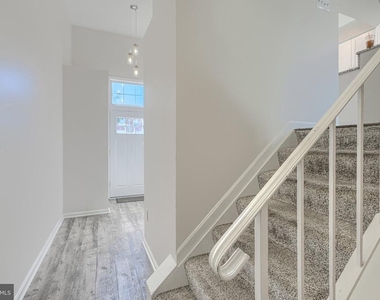 1306 Creekland Court - Photo Thumbnail 3