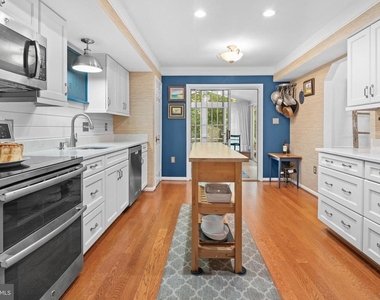 2557 Jigger Way - Photo Thumbnail 20