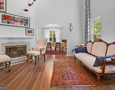 2557 Jigger Way - Photo Thumbnail 5