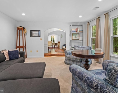 2557 Jigger Way - Photo Thumbnail 3