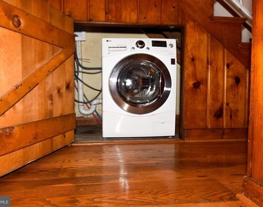915 Hughes Mews Nw - Photo Thumbnail 7