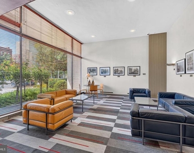 1711 Massachusetts Avenue Nw - Photo Thumbnail 2