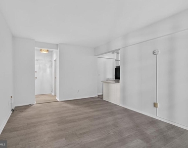 1711 Massachusetts Avenue Nw - Photo Thumbnail 10