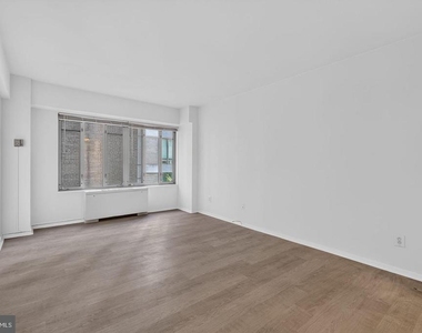 1711 Massachusetts Avenue Nw - Photo Thumbnail 8