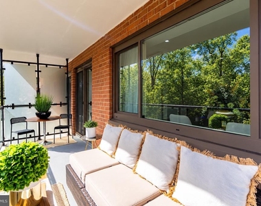4201 Cathedral Avenue Nw - Photo Thumbnail 32