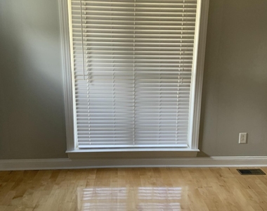 220 Whistling Swan Drive - Photo Thumbnail 17