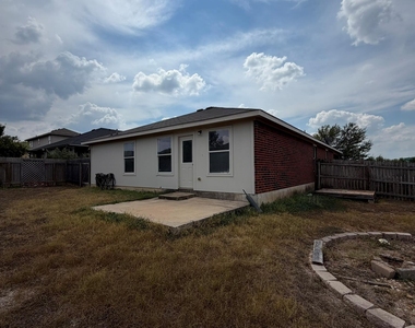 100 Carol Ave - Photo Thumbnail 17