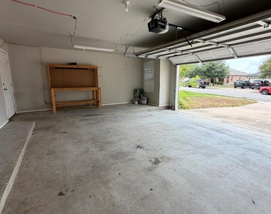 100 Carol Ave - Photo Thumbnail 18