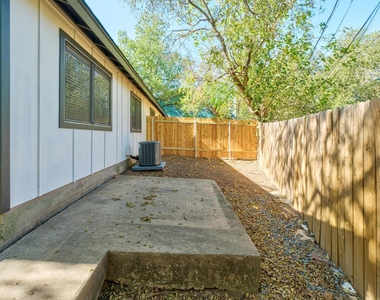 7600 E Woodstone Cv - Photo Thumbnail 20