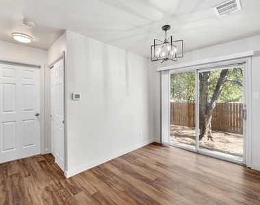 7600 E Woodstone Cv - Photo Thumbnail 9