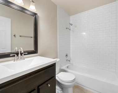 7600 E Woodstone Cv - Photo Thumbnail 13