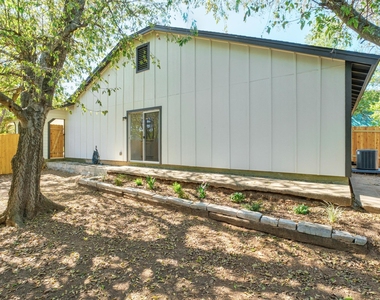 7600 E Woodstone Cv - Photo Thumbnail 16