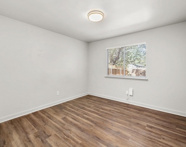 7600 E Woodstone Cv - Photo Thumbnail 11
