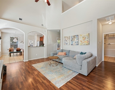 1520 Huckleberry Ln - Photo Thumbnail 7