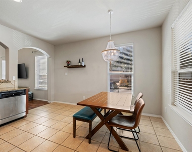 1520 Huckleberry Ln - Photo Thumbnail 13