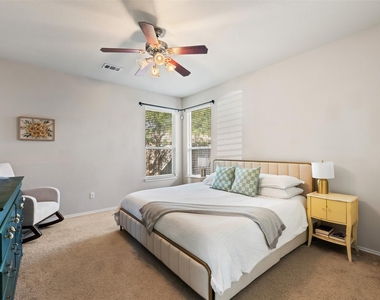 1520 Huckleberry Ln - Photo Thumbnail 15