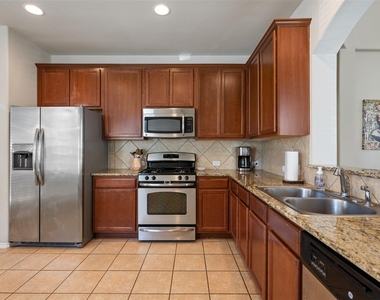 1520 Huckleberry Ln - Photo Thumbnail 9