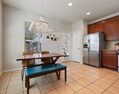 1520 Huckleberry Ln - Photo Thumbnail 12