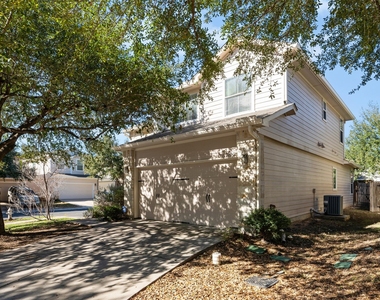 1520 Huckleberry Ln - Photo Thumbnail 3