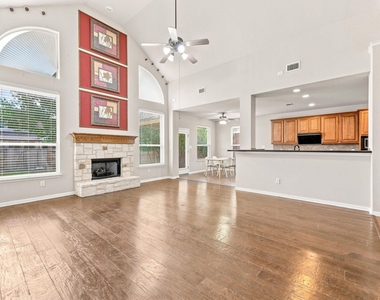 15616 Belfin Dr - Photo Thumbnail 5