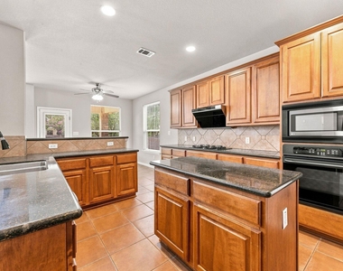 15616 Belfin Dr - Photo Thumbnail 8