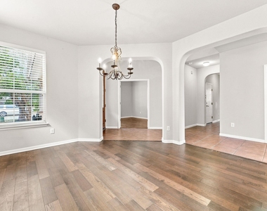 15616 Belfin Dr - Photo Thumbnail 3