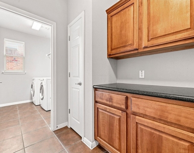 15616 Belfin Dr - Photo Thumbnail 11