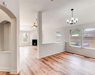 3507 Crownover St - Photo Thumbnail 4