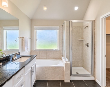 2021 Garretts Way - Photo Thumbnail 3