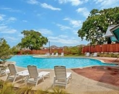 2021 Garretts Way - Photo Thumbnail 11