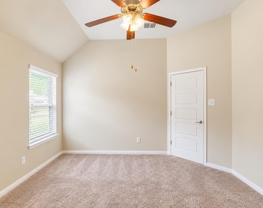 2021 Garretts Way - Photo Thumbnail 7