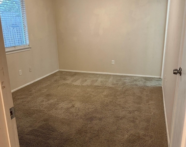 2600 Howellwood Way - Photo Thumbnail 3