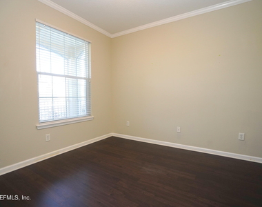 7801 Point Meadows Drive - Photo Thumbnail 16