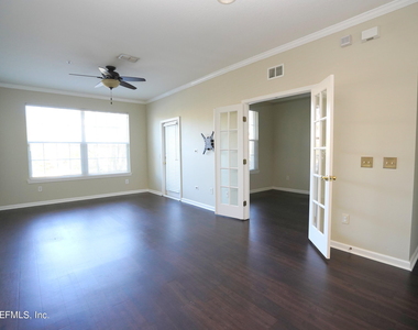 7801 Point Meadows Drive - Photo Thumbnail 4