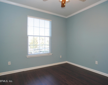 7801 Point Meadows Drive - Photo Thumbnail 6