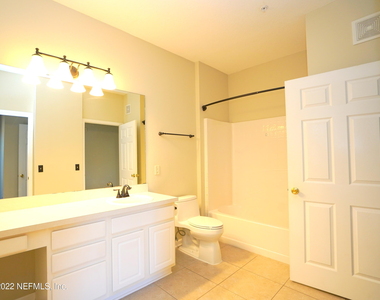 7801 Point Meadows Drive - Photo Thumbnail 17
