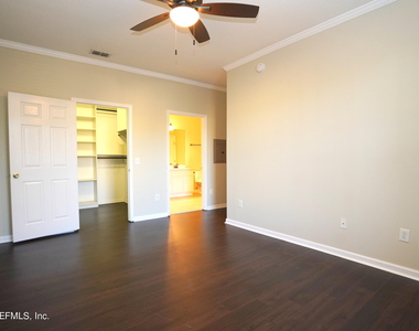 7801 Point Meadows Drive - Photo Thumbnail 13