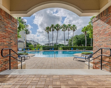 7801 Point Meadows Drive - Photo Thumbnail 17